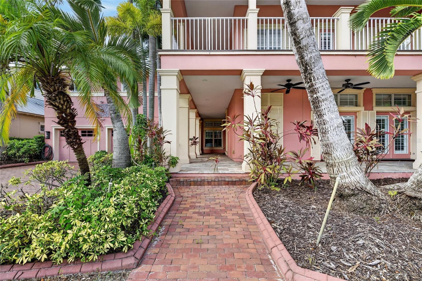 825 ISLEBAY DRIVE, Apollo Beach, FL 33572