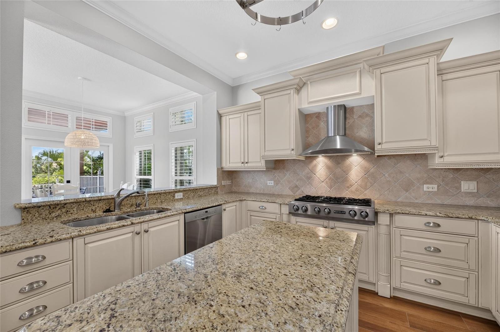 825 ISLEBAY DRIVE, Apollo Beach, FL 33572