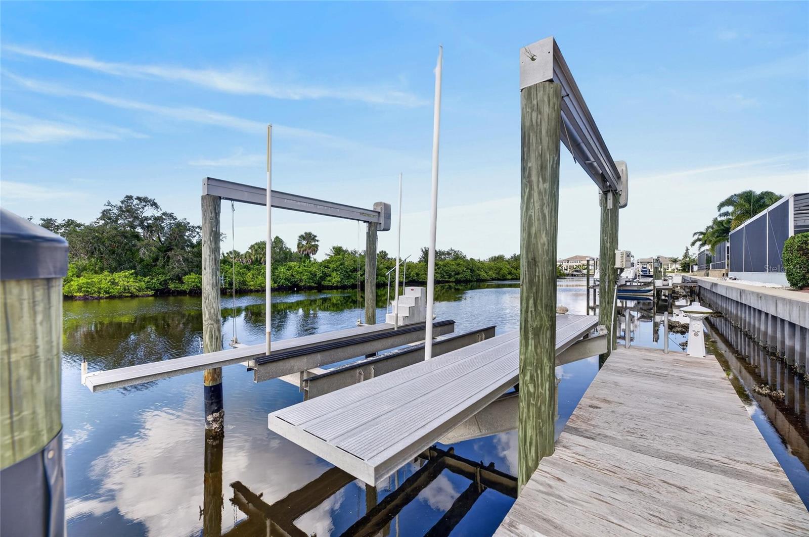 825 ISLEBAY DRIVE, Apollo Beach, FL 33572