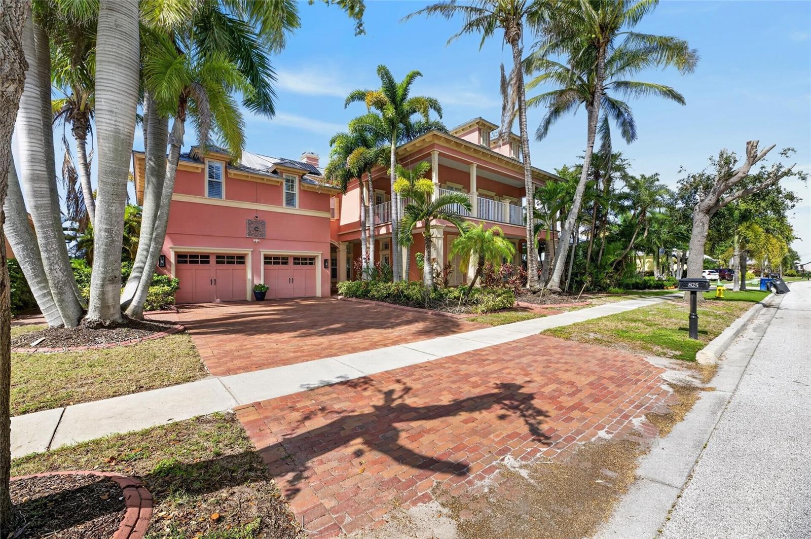 825 ISLEBAY DRIVE, Apollo Beach, FL 33572