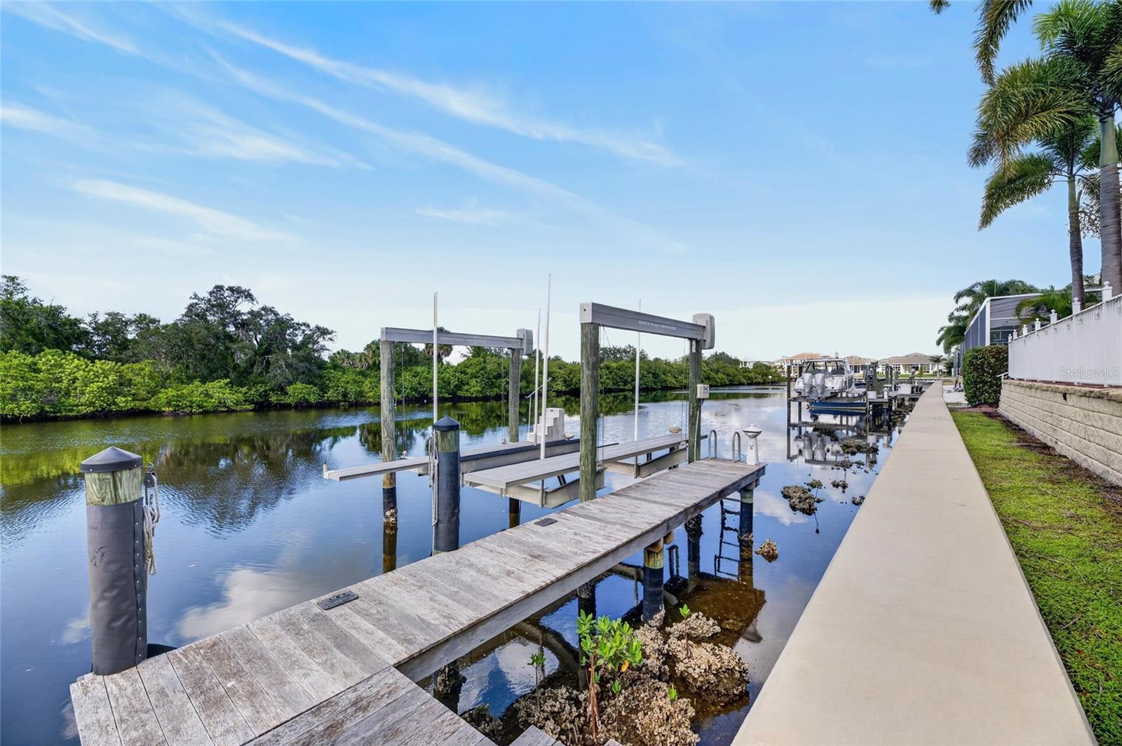 825 ISLEBAY DRIVE, Apollo Beach, FL 33572