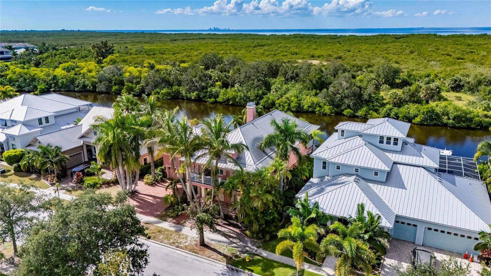 825 ISLEBAY DRIVE, Apollo Beach, FL 33572