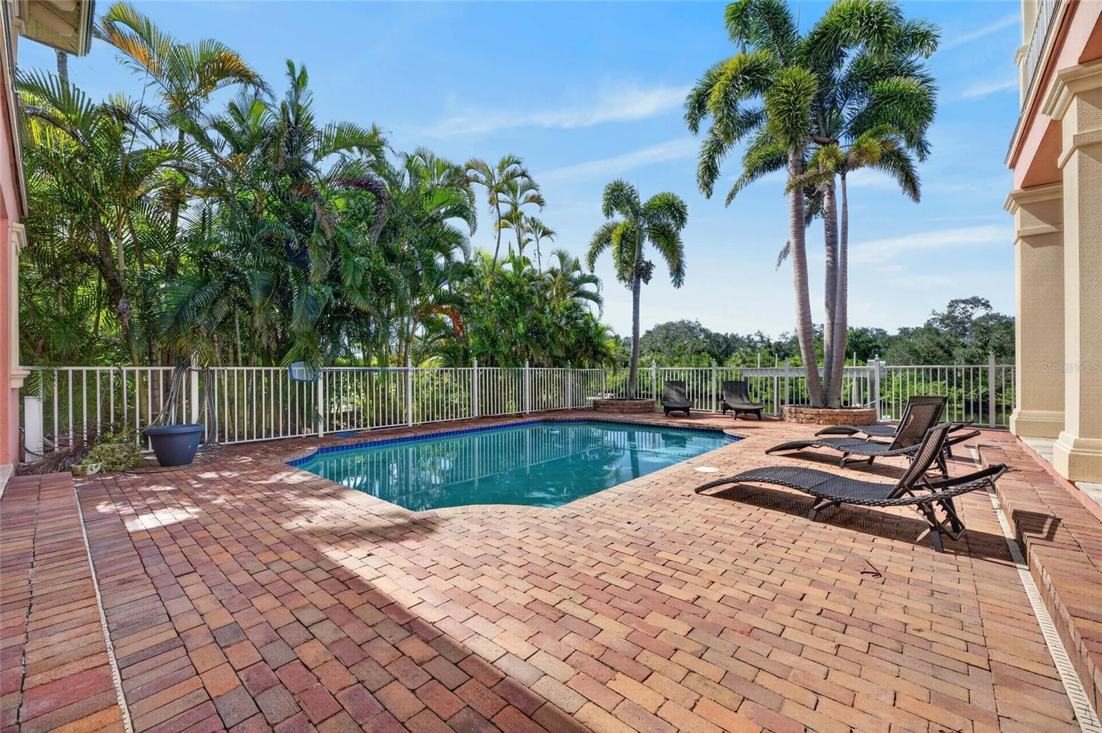 825 ISLEBAY DRIVE, Apollo Beach, FL 33572