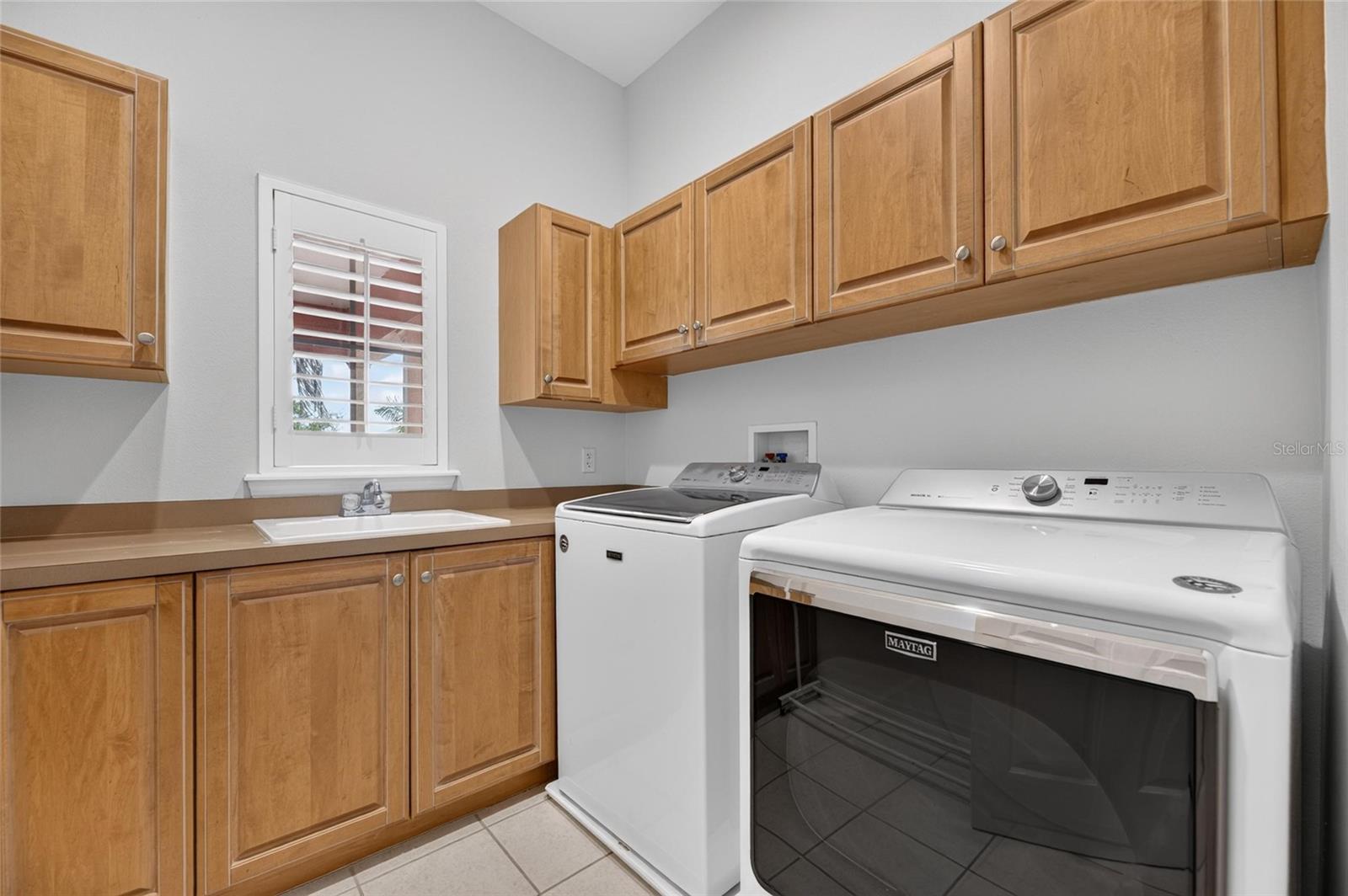 825 ISLEBAY DRIVE, Apollo Beach, FL 33572