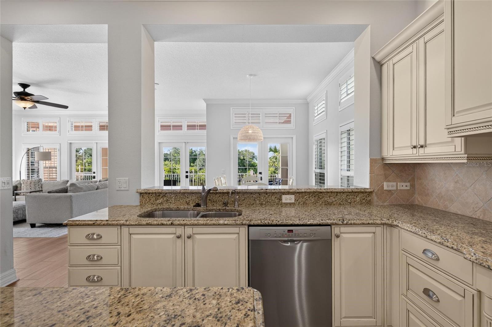 825 ISLEBAY DRIVE, Apollo Beach, FL 33572