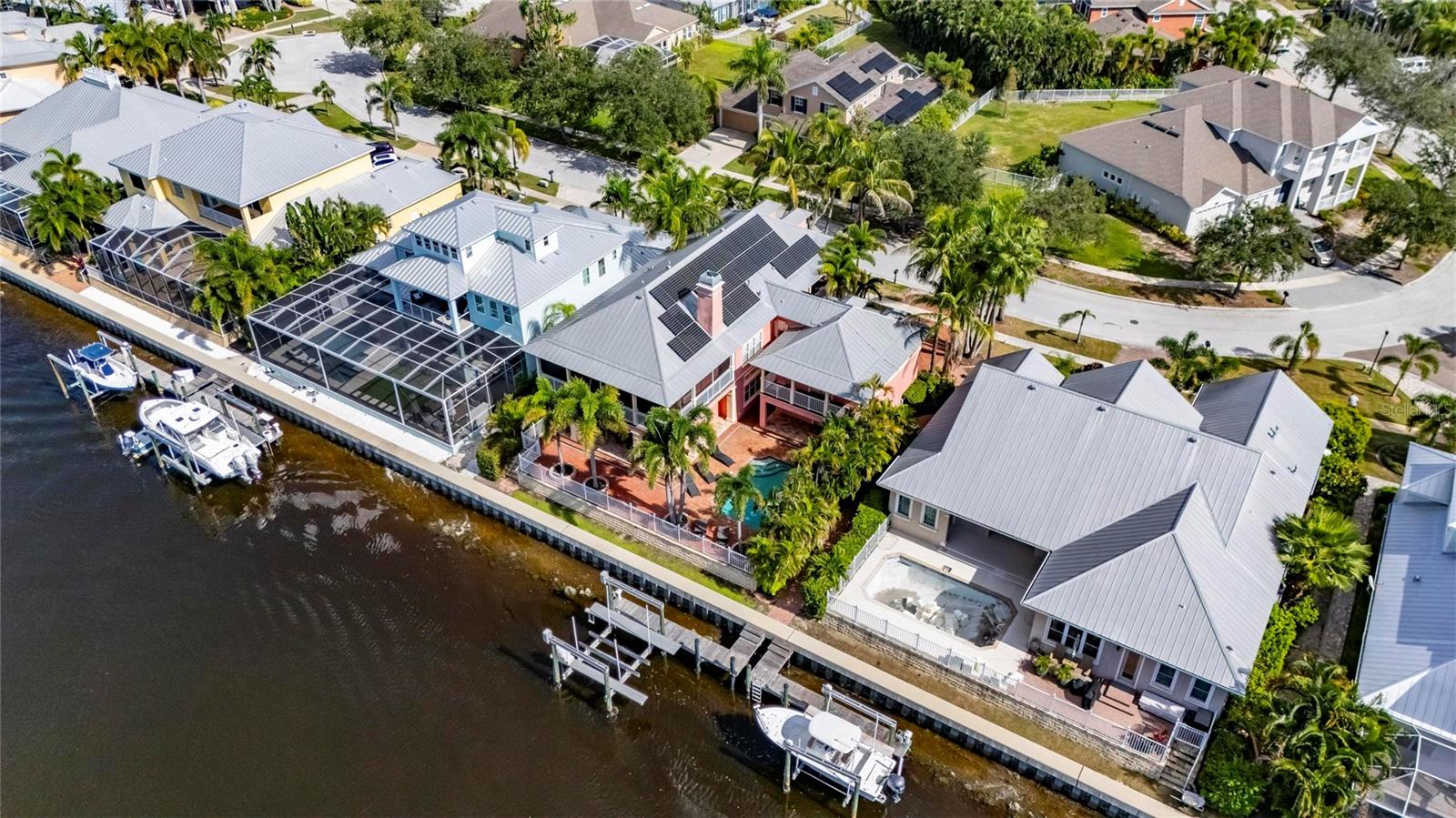 825 ISLEBAY DRIVE, Apollo Beach, FL 33572