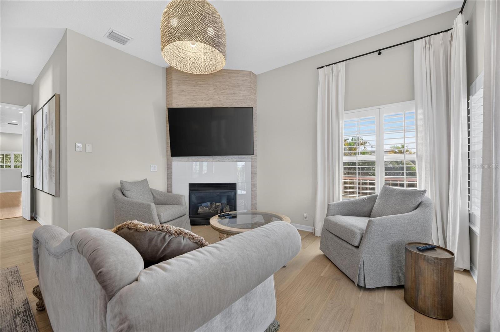 825 ISLEBAY DRIVE, Apollo Beach, FL 33572