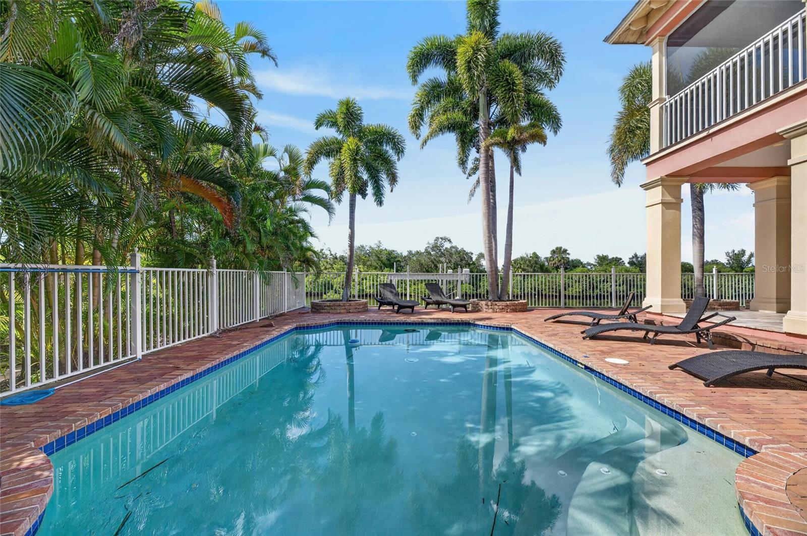 825 ISLEBAY DRIVE, Apollo Beach, FL 33572