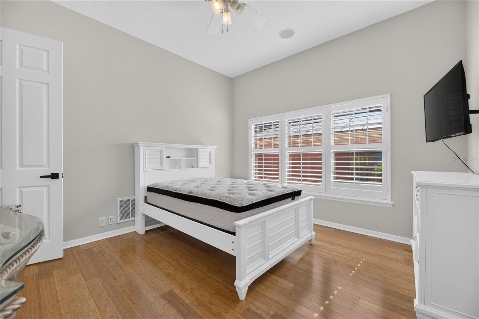 825 ISLEBAY DRIVE, Apollo Beach, FL 33572