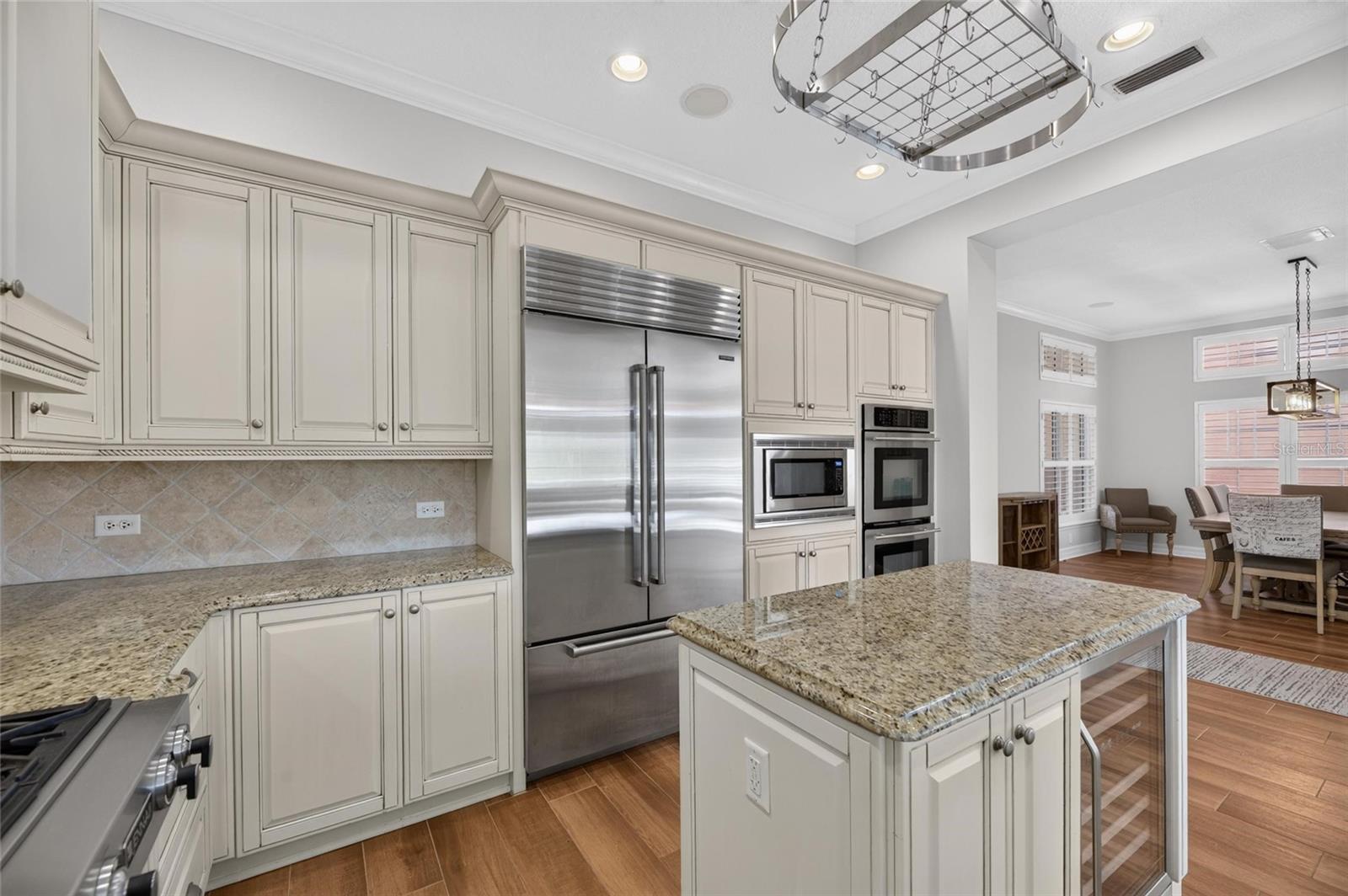 825 ISLEBAY DRIVE, Apollo Beach, FL 33572