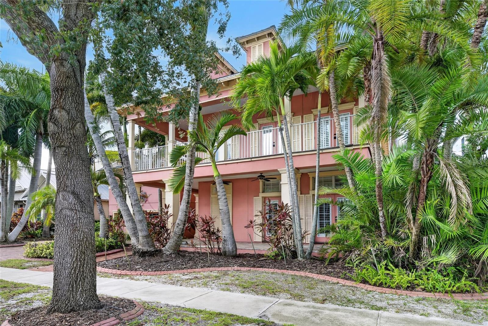 825 ISLEBAY DRIVE, Apollo Beach, FL 33572