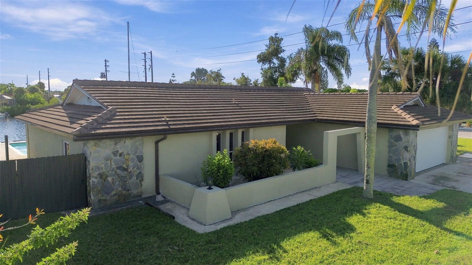 5300 PILOTS PLACE, New Port Richey, FL 34652