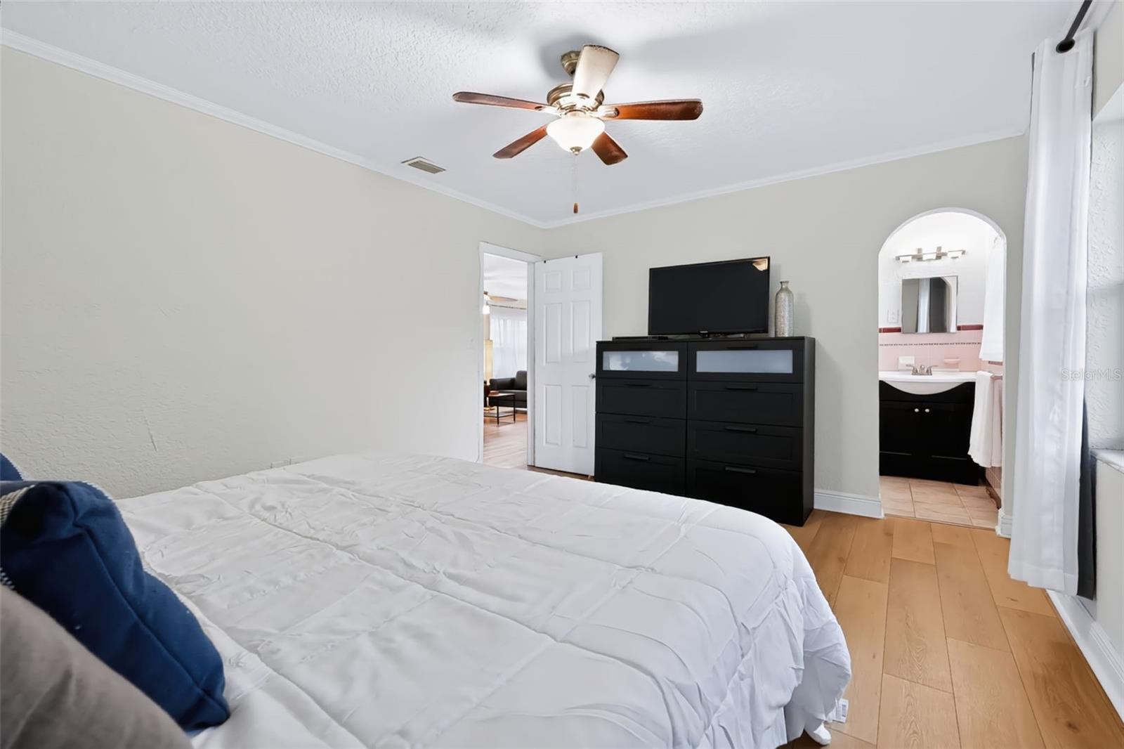 1020 COTTONWOOD STREET, Leesburg, FL 34748