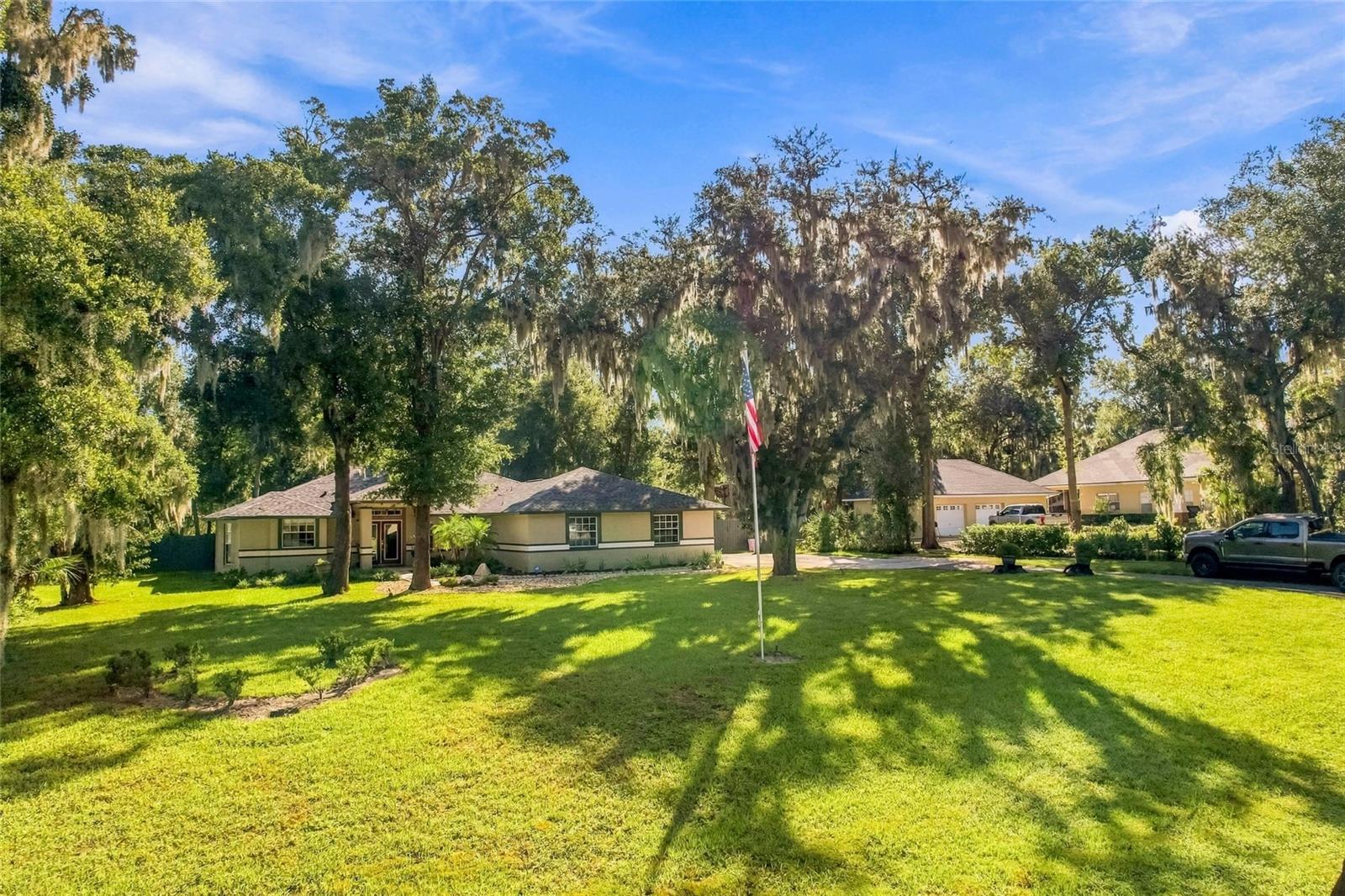 8416 SOUTHWOOD OAKS STREET, Lithia, FL 33547