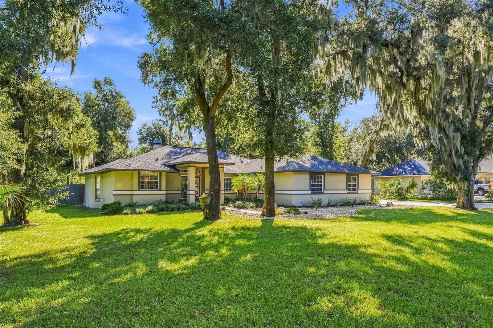 8416 SOUTHWOOD OAKS STREET, Lithia, FL 33547