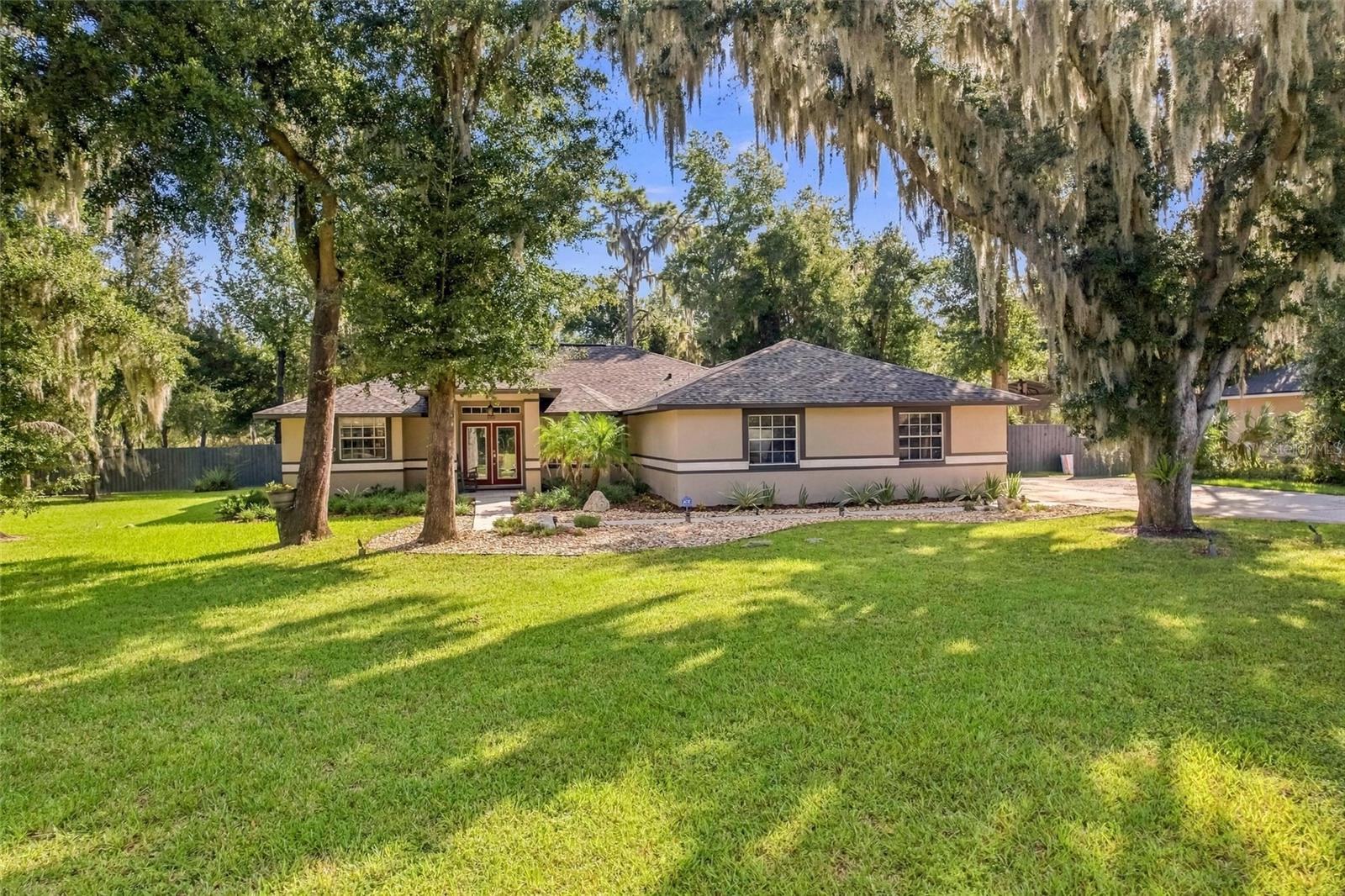 8416 SOUTHWOOD OAKS STREET, Lithia, FL 33547
