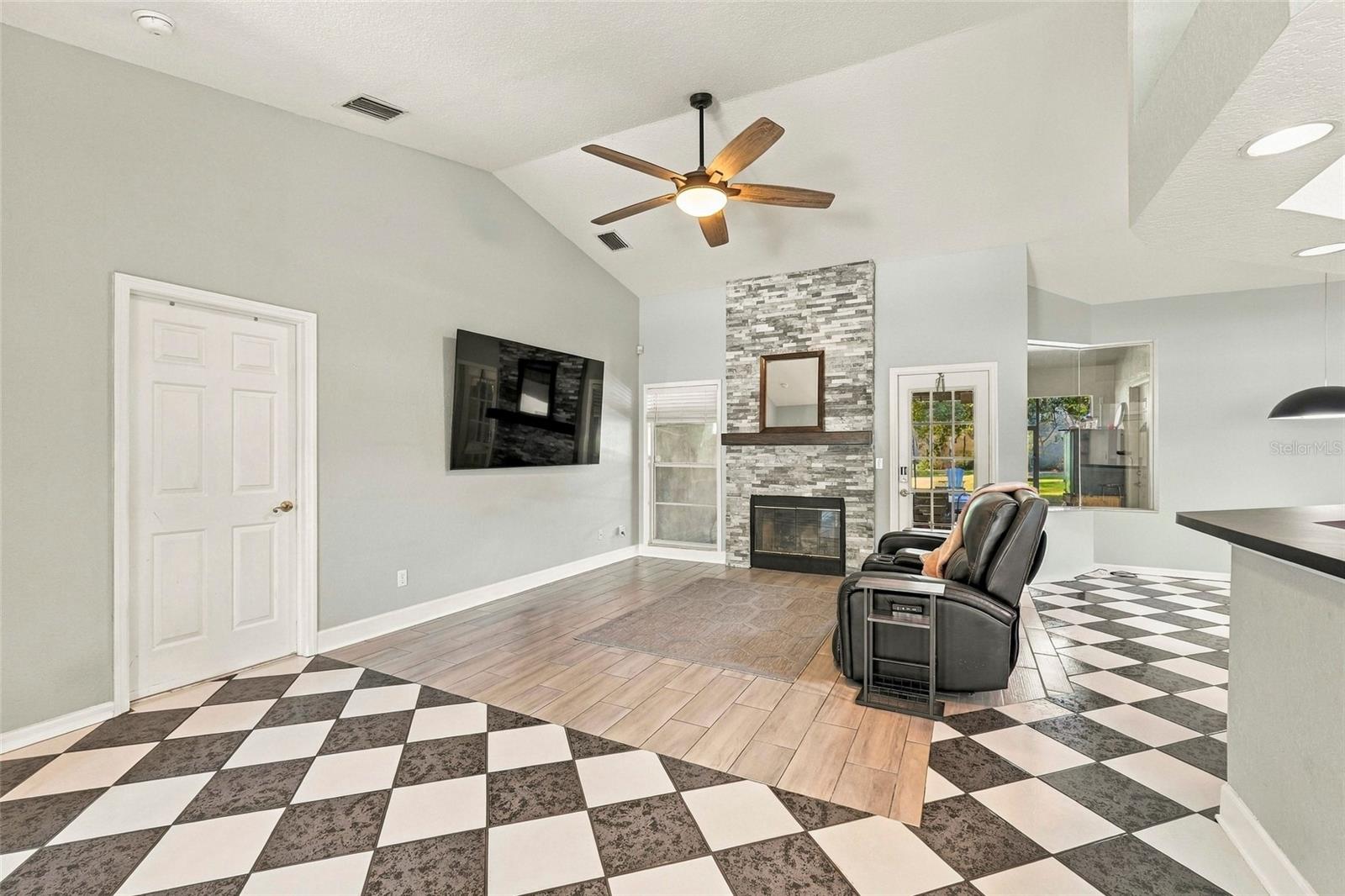8416 SOUTHWOOD OAKS STREET, Lithia, FL 33547