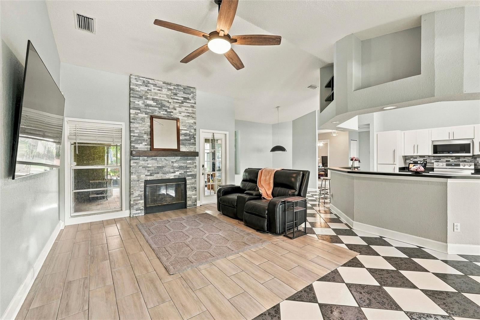 8416 SOUTHWOOD OAKS STREET, Lithia, FL 33547