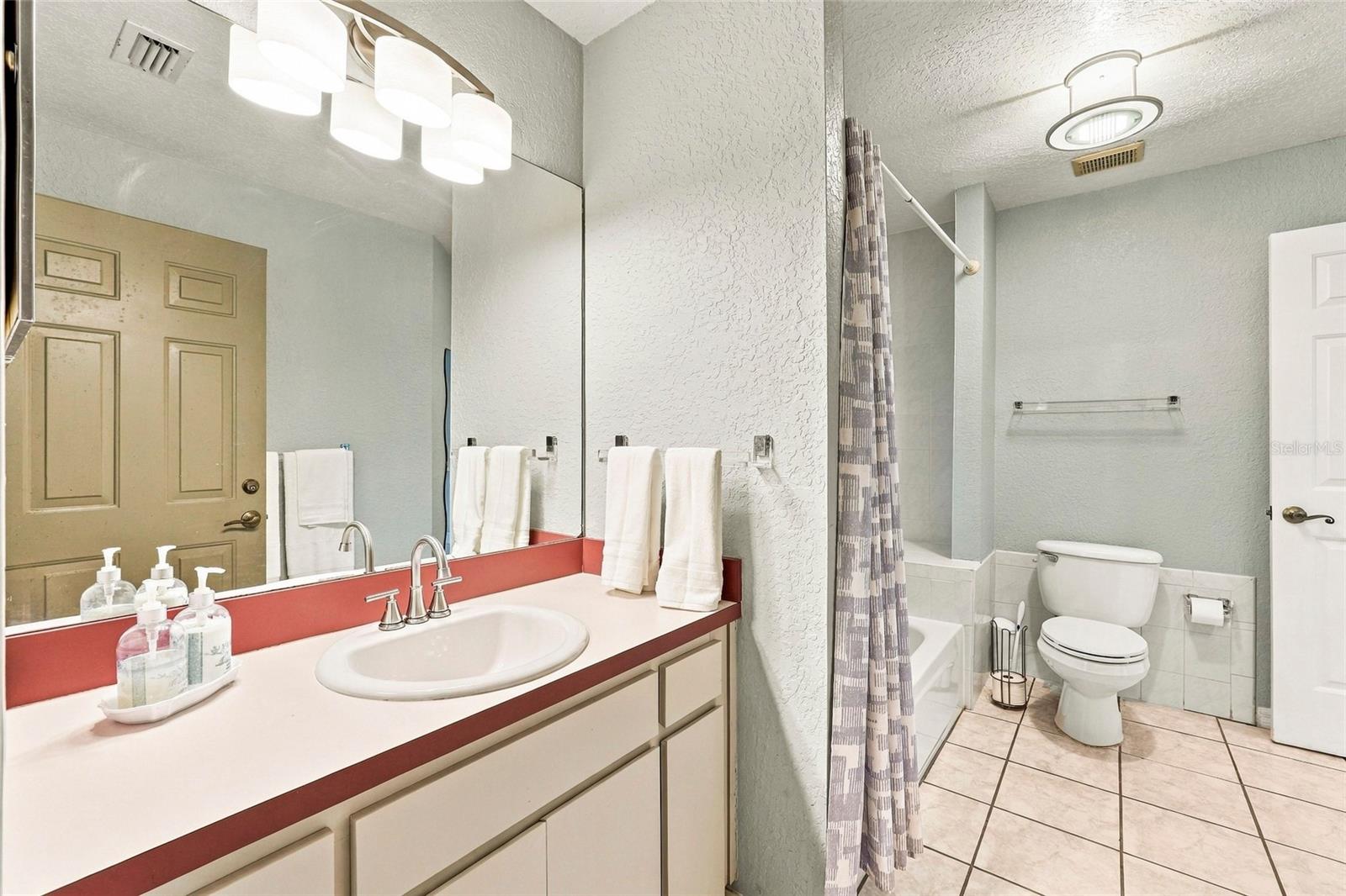 8416 SOUTHWOOD OAKS STREET, Lithia, FL 33547