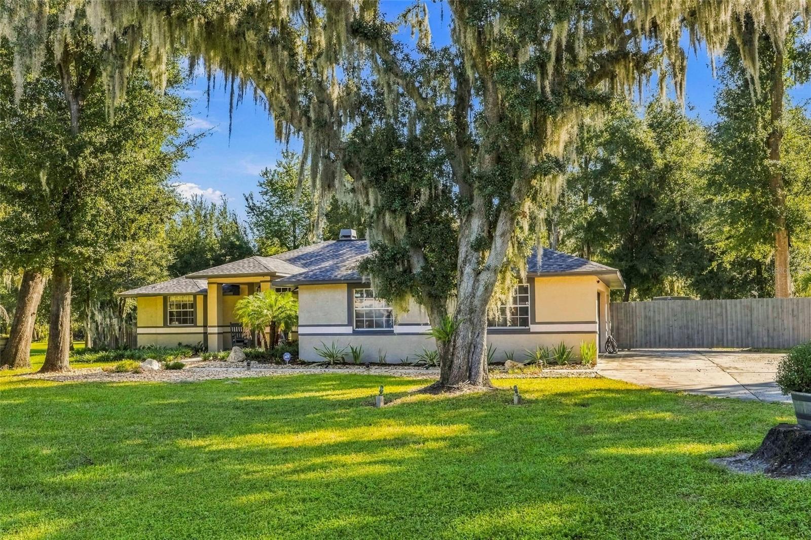 8416 SOUTHWOOD OAKS STREET, Lithia, FL 33547