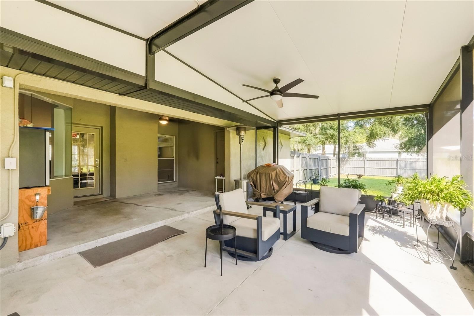 8416 SOUTHWOOD OAKS STREET, Lithia, FL 33547