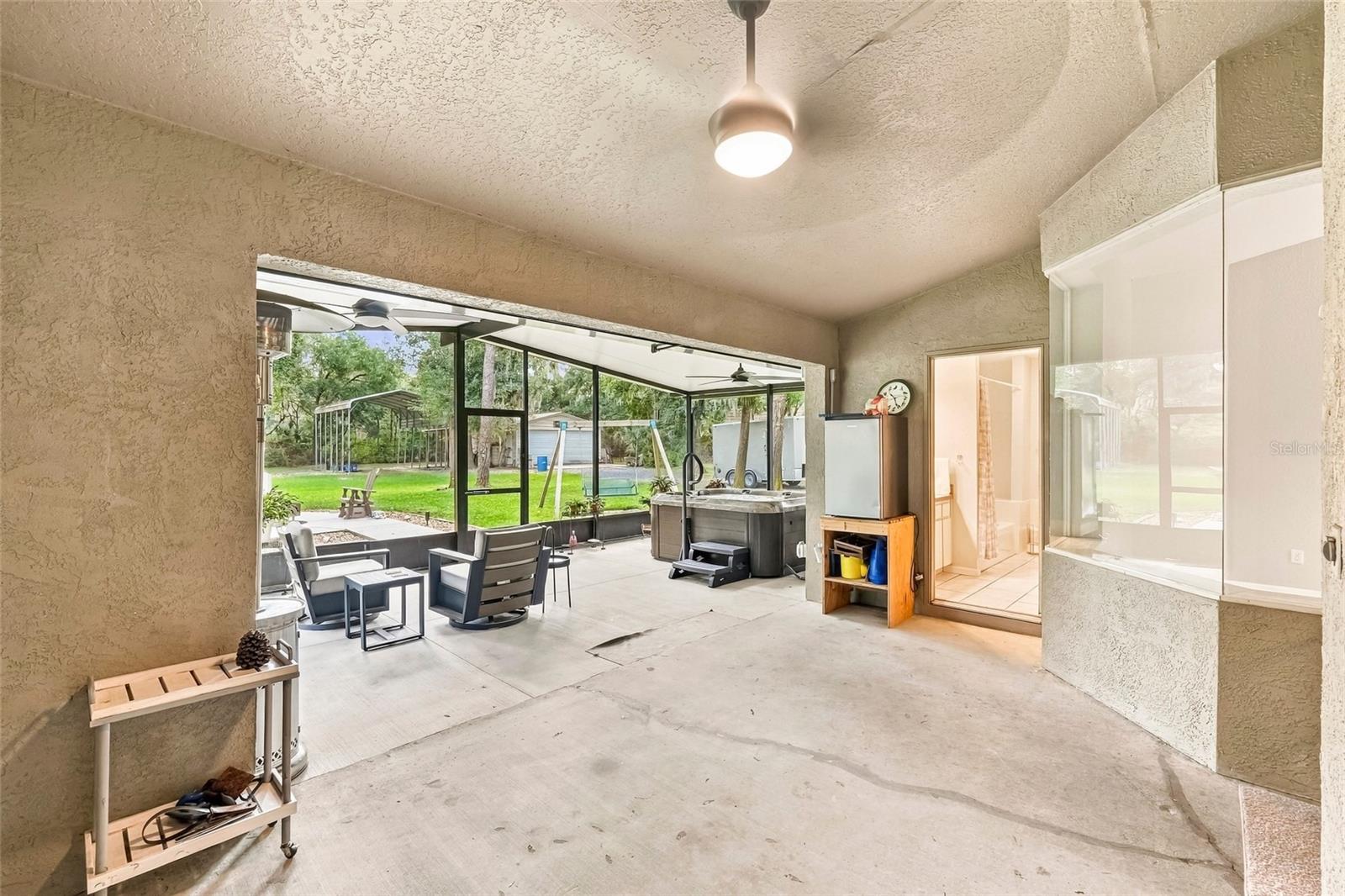 8416 SOUTHWOOD OAKS STREET, Lithia, FL 33547