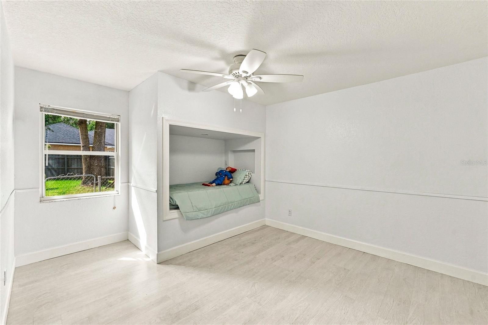 8416 SOUTHWOOD OAKS STREET, Lithia, FL 33547