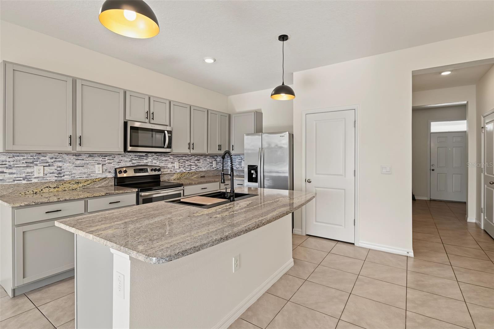 136 MANGROVE SHADE CIRCLE, Apollo Beach, FL 33572