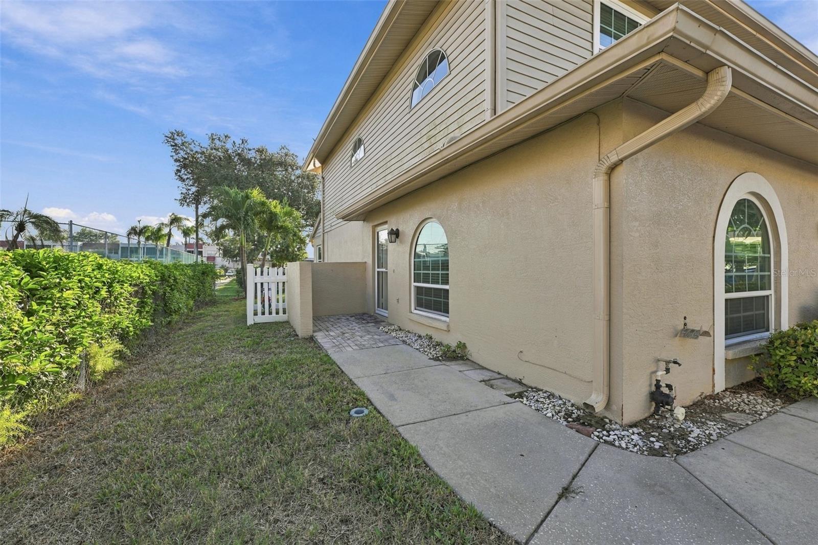 9049 ANTIGUA DRIVE, Seminole, FL 33777 9049 ANTIGUA DRIVE, Seminole, FL 33777