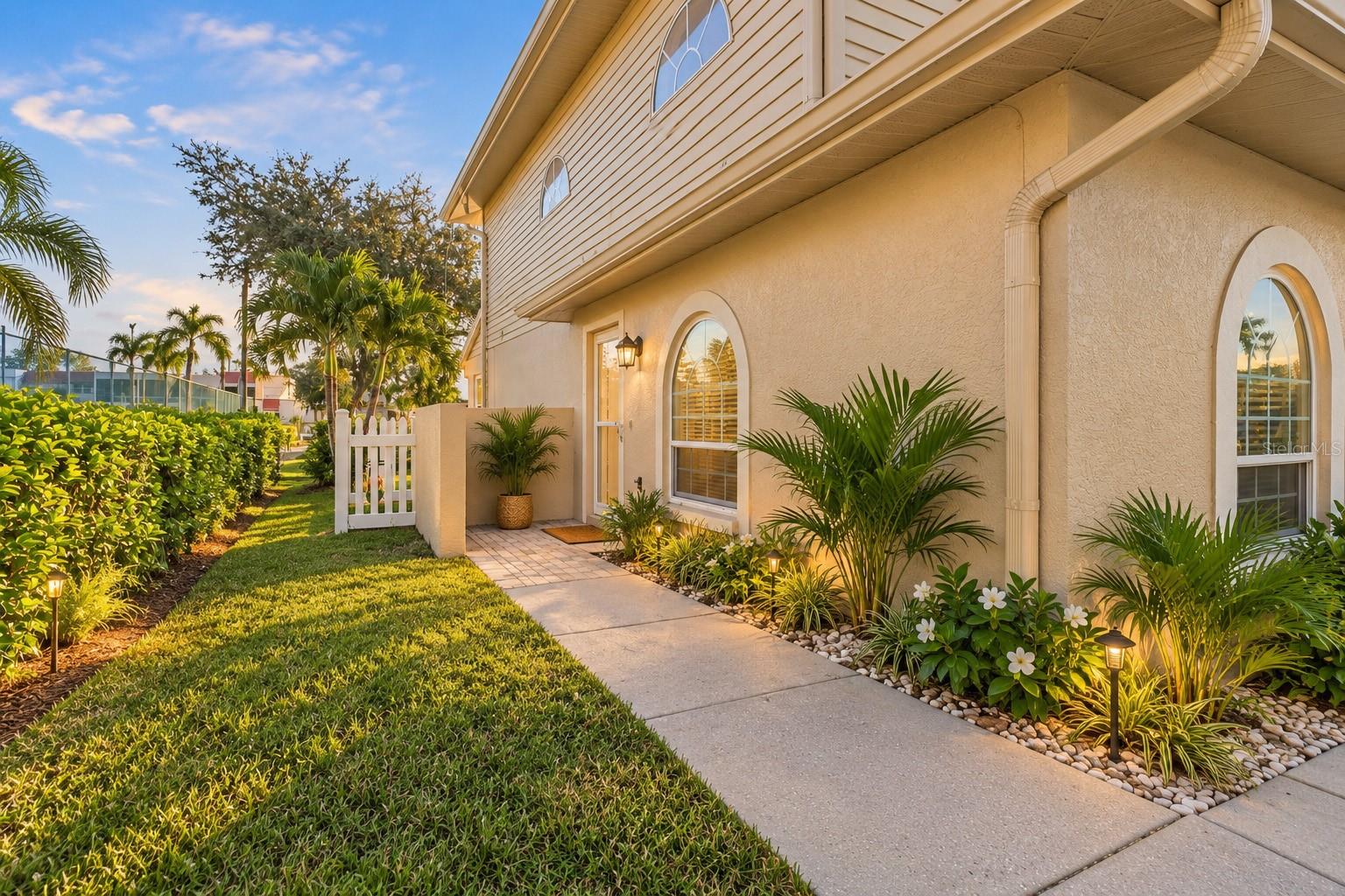 9049 ANTIGUA DRIVE, Seminole, FL 33777 9049 ANTIGUA DRIVE, Seminole, FL 33777