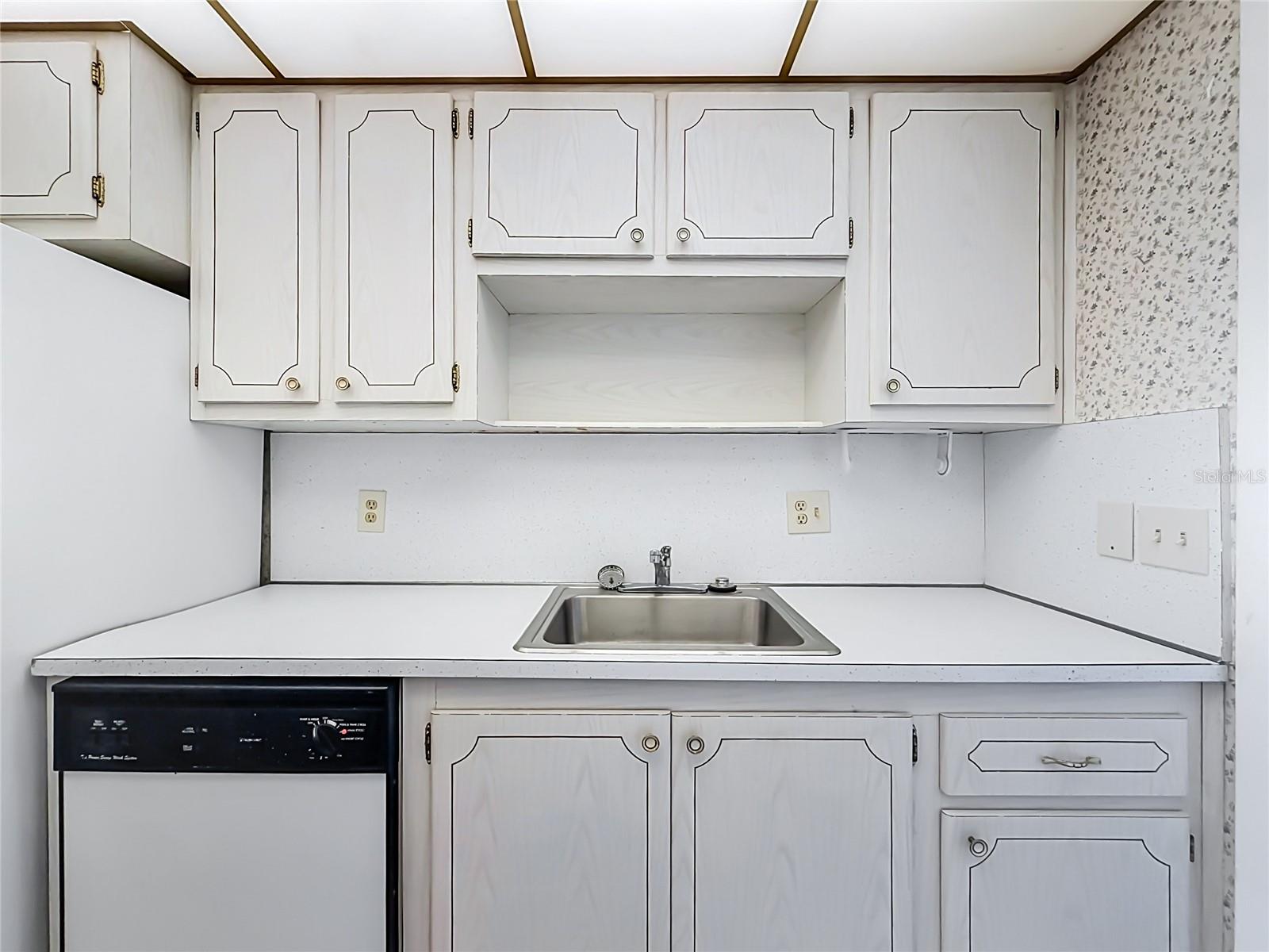Kitchen with dishwasher