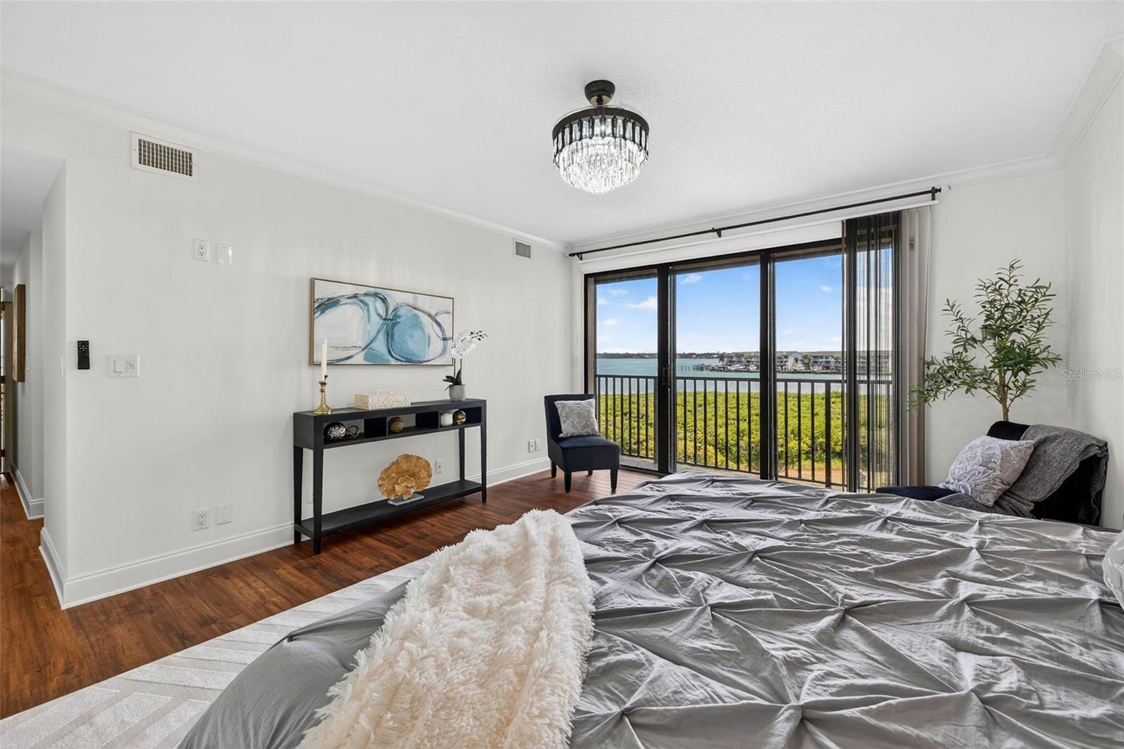 1501 GULF BOULEVARD, #205, Clearwater Beach, FL 33767