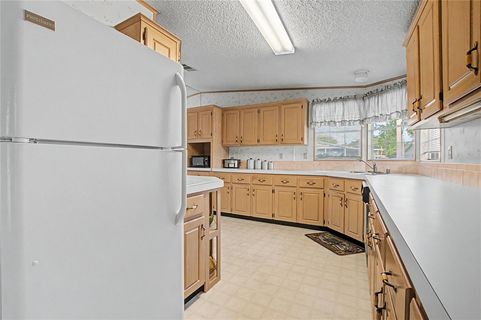 5425 BETMAR DRIVE, Zephyrhills, FL 33542 5425 BETMAR DRIVE, Zephyrhills, FL 33542