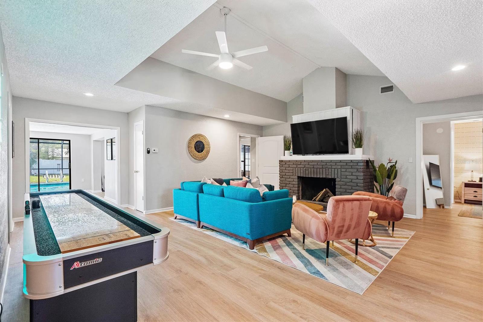 1323 PINE AVENUE NW, Largo, FL 33770