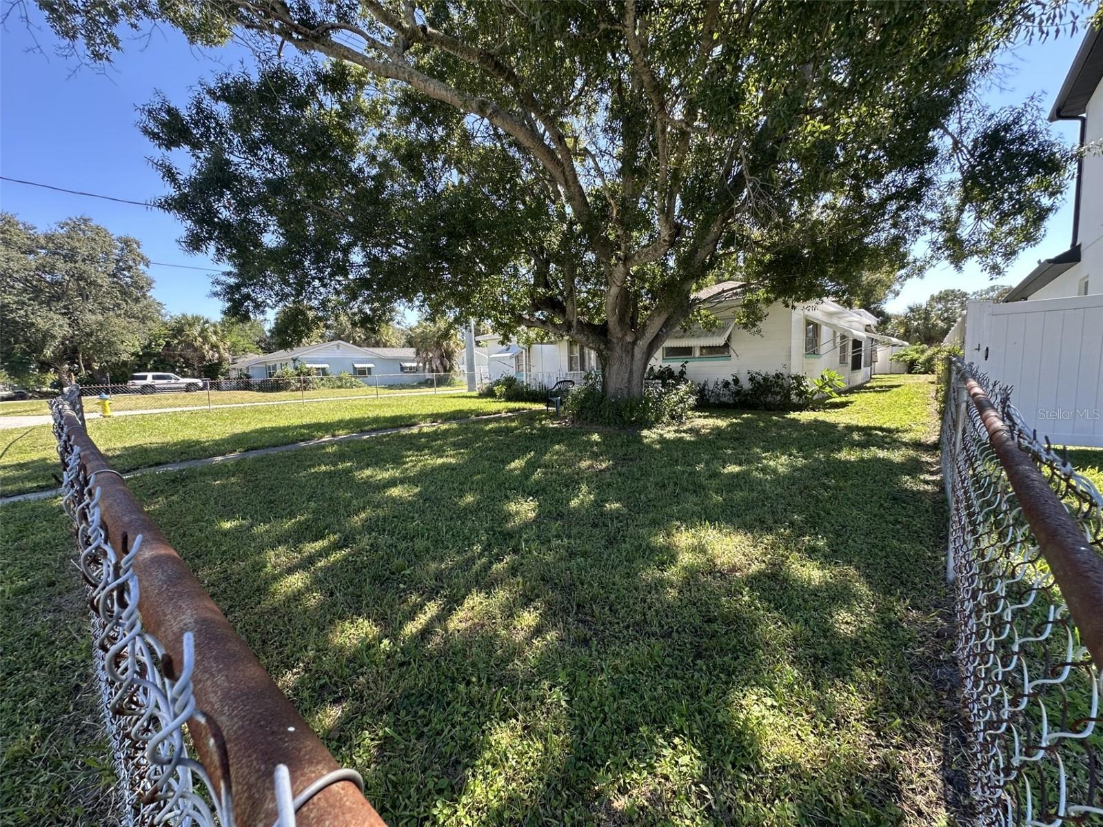 3302 W PAXTON AVENUE, Tampa, FL 33611