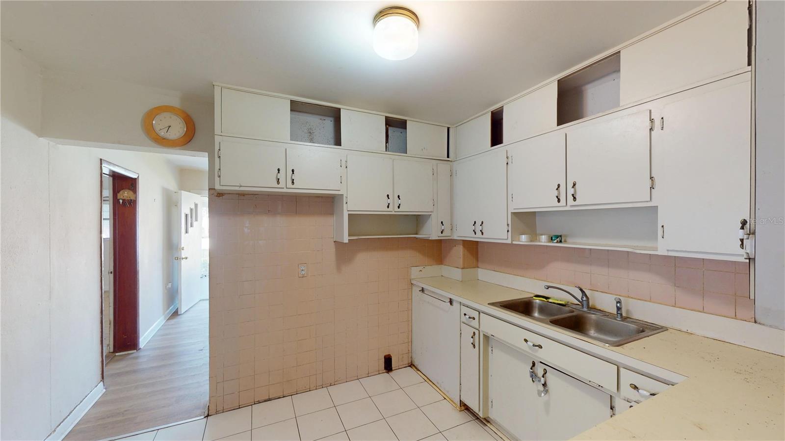 3302 W PAXTON AVENUE, Tampa, FL 33611