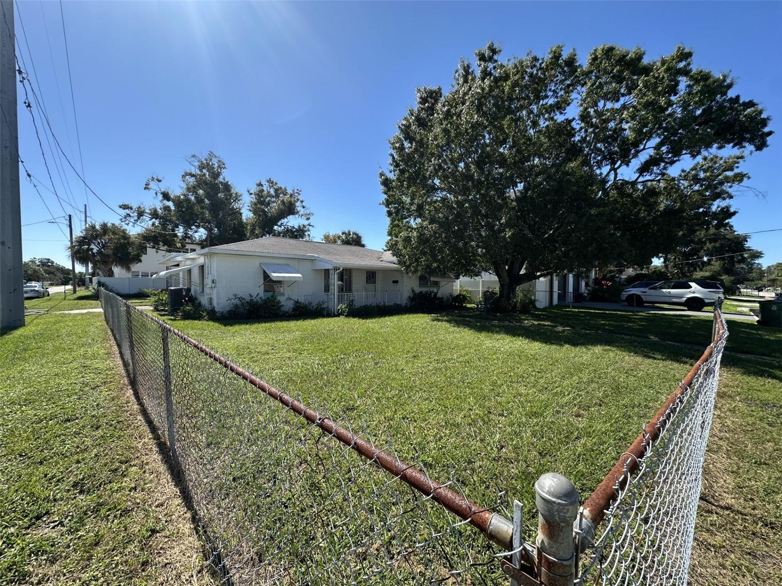 3302 W PAXTON AVENUE, Tampa, FL 33611