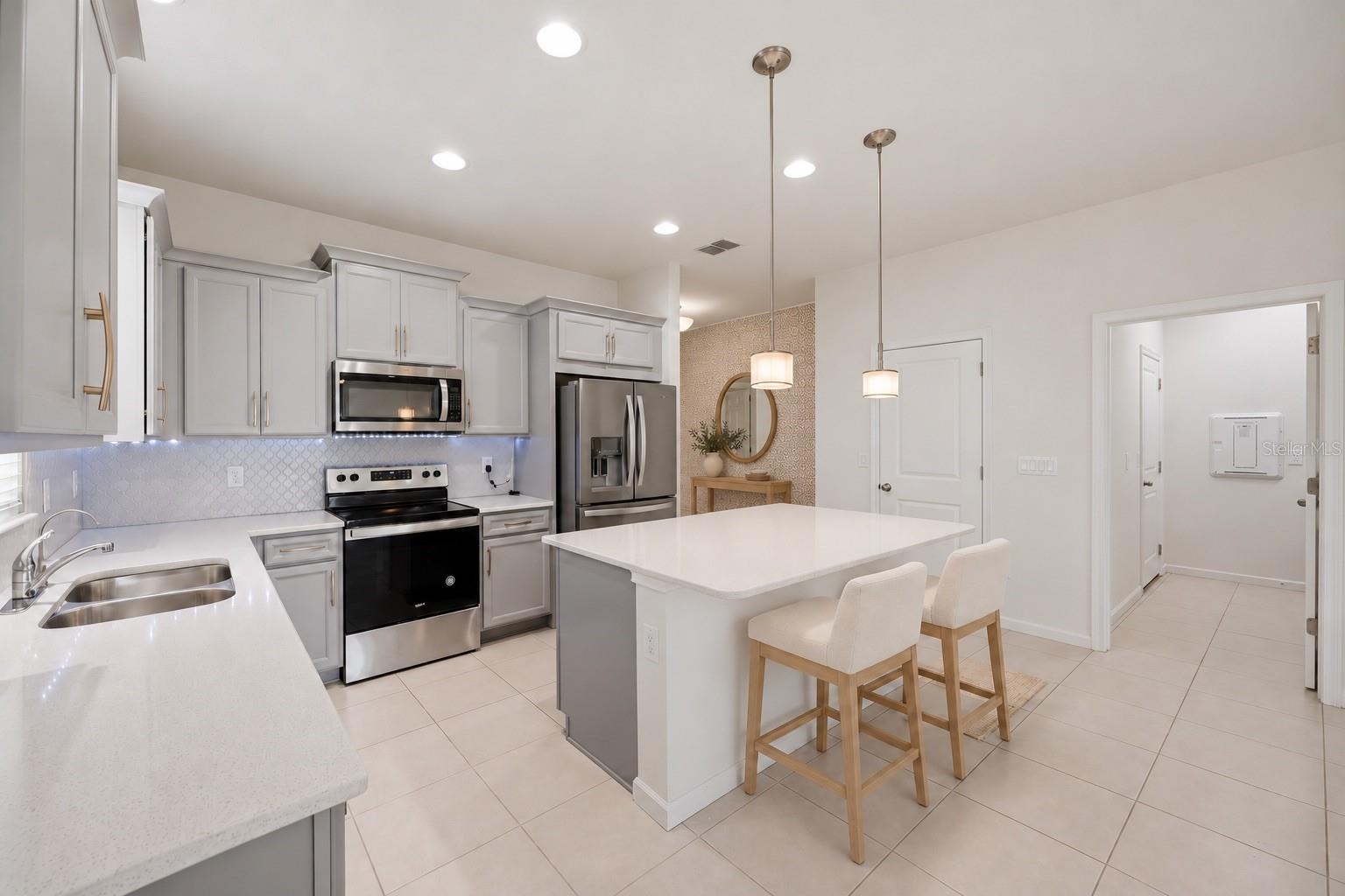 11417 BLUE WOODS DRIVE, Riverview, FL 33569
