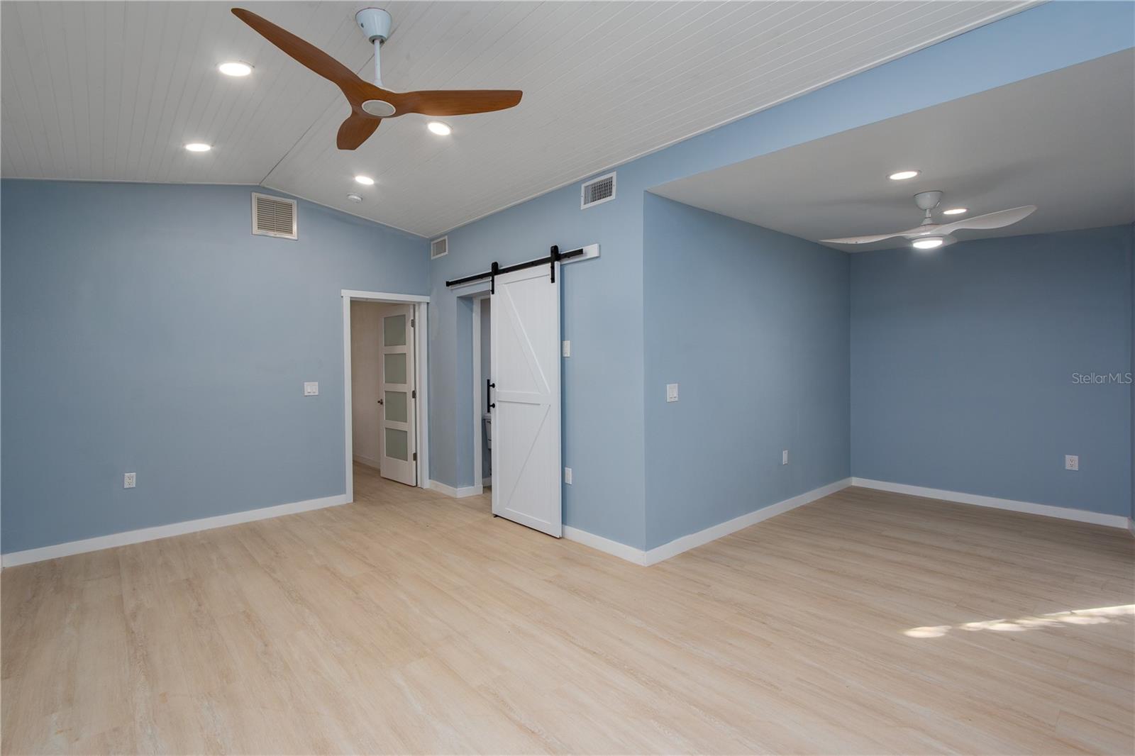 750 BAY ESPLANADE, Clearwater Beach, FL 33767