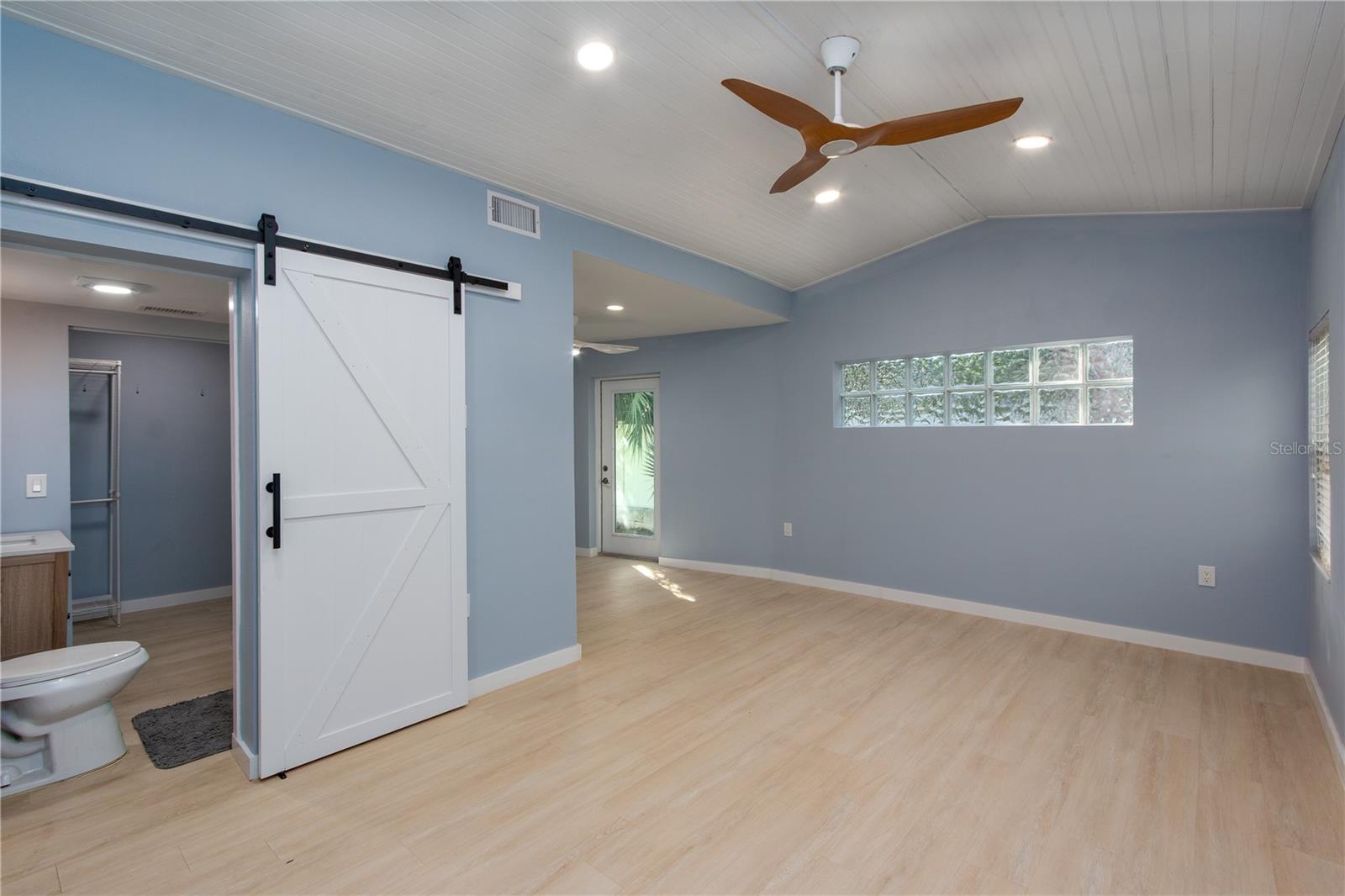 750 BAY ESPLANADE, Clearwater Beach, FL 33767 750 BAY ESPLANADE, Clearwater Beach, FL 33767
