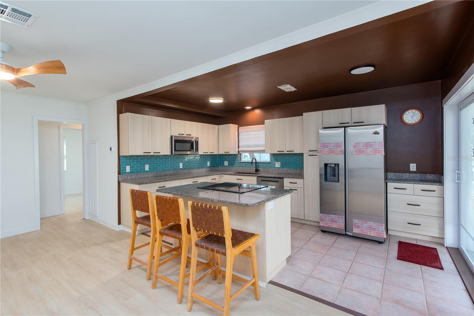 750 BAY ESPLANADE, Clearwater Beach, FL 33767 750 BAY ESPLANADE, Clearwater Beach, FL 33767
