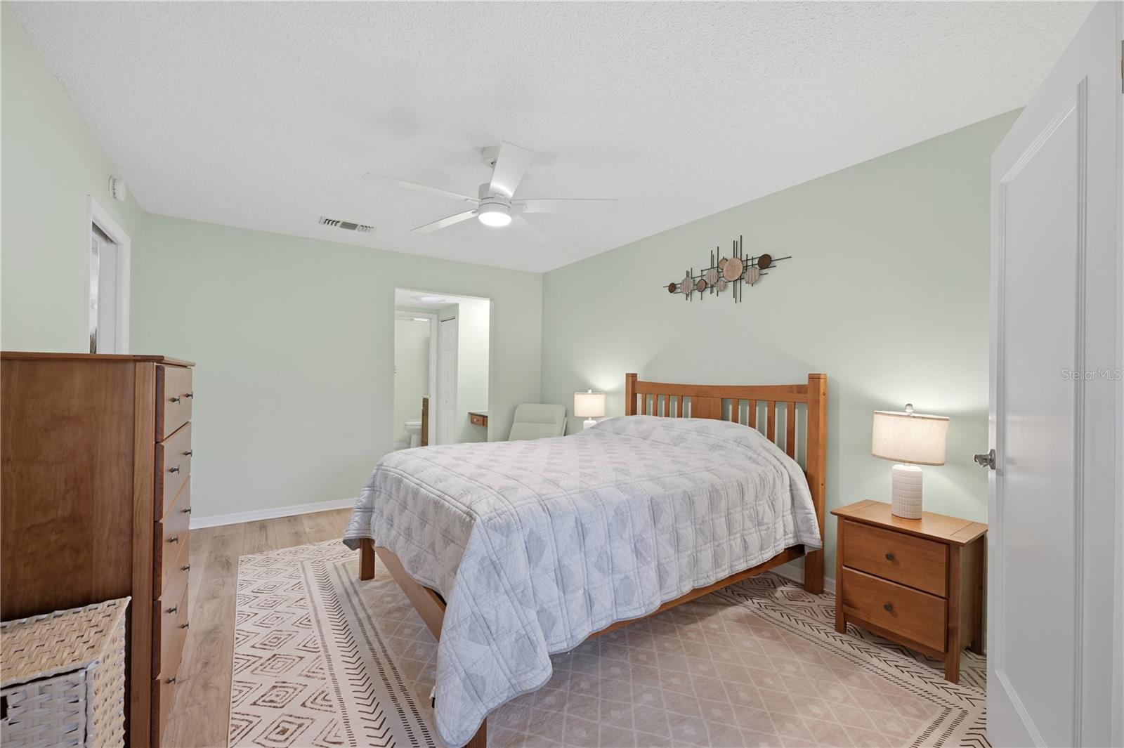 19029 US HIGHWAY 19 N, #18B, Clearwater, FL 33764