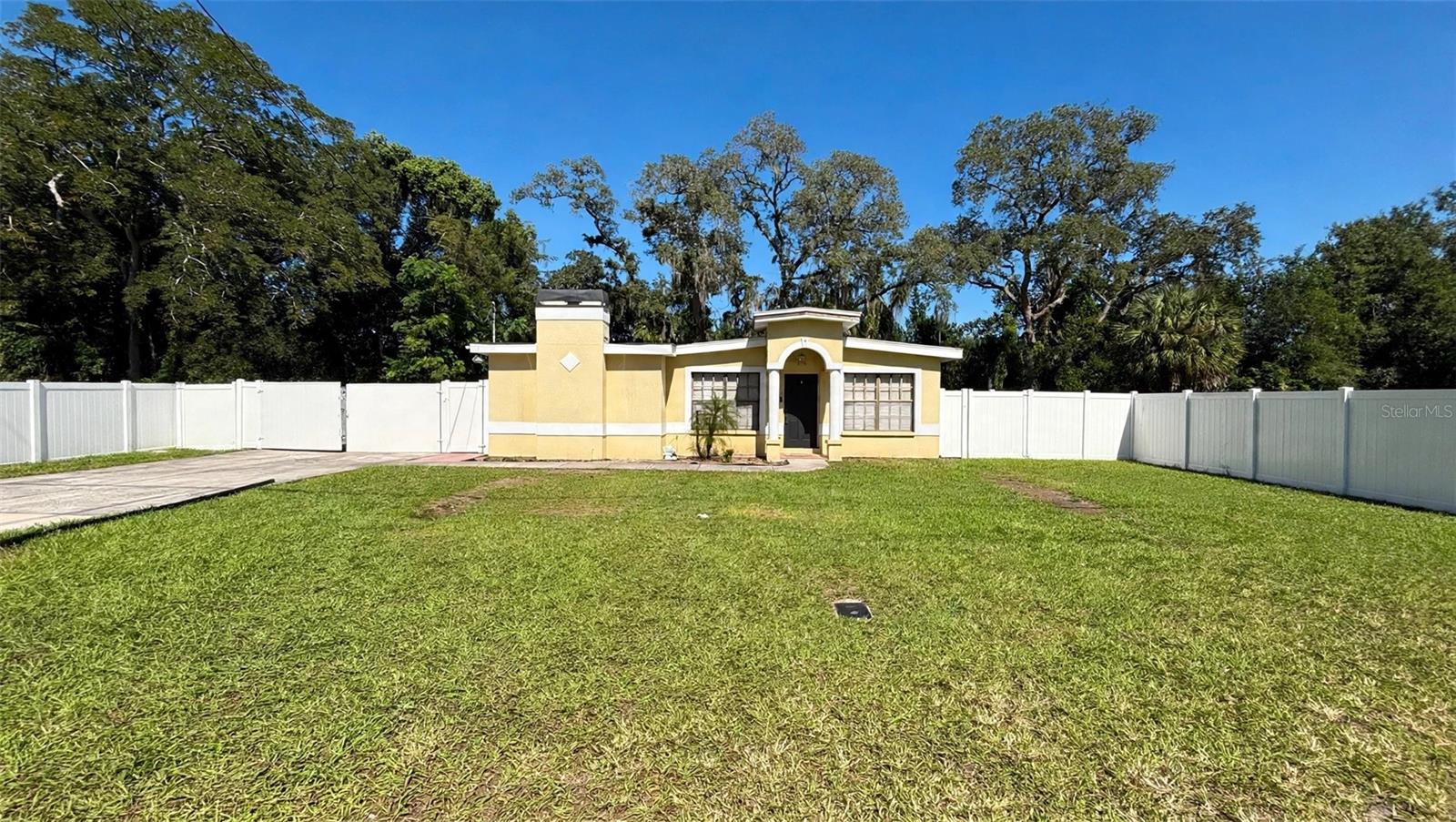 1725 W PERDIZ STREET, Tampa, FL 33612