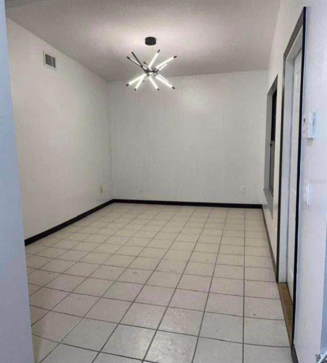 1725 W PERDIZ STREET, Tampa, FL 33612
