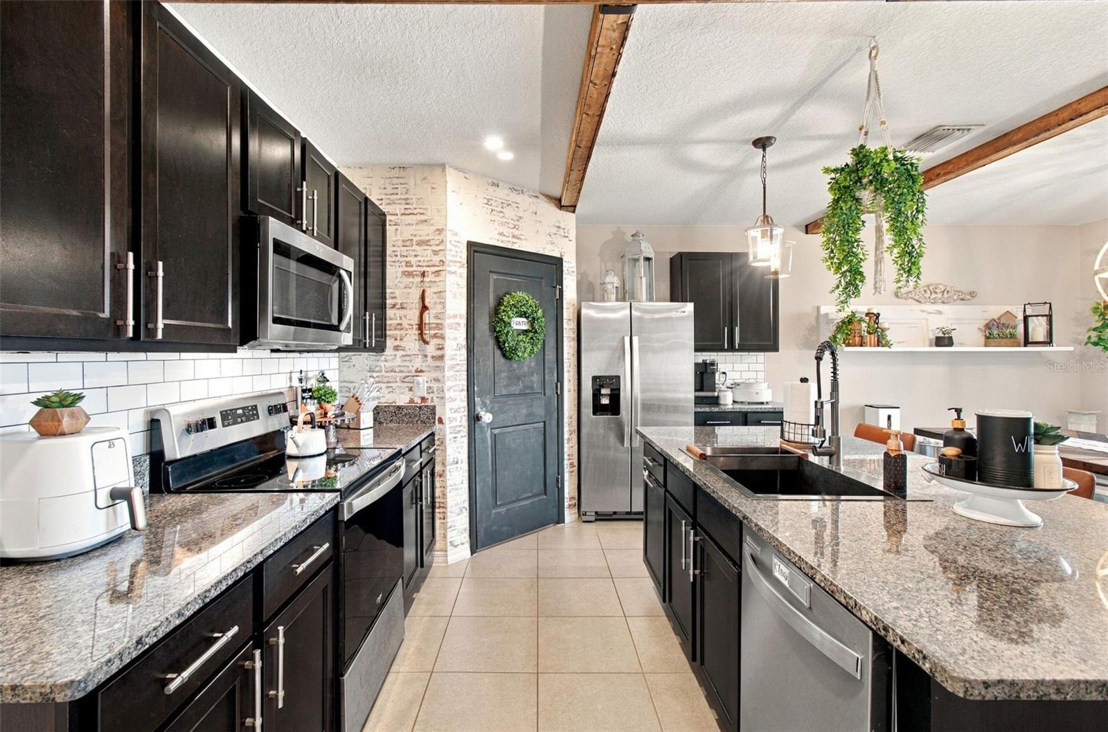16472 LITTLE GARDEN DRIVE, Wimauma, FL 33598
