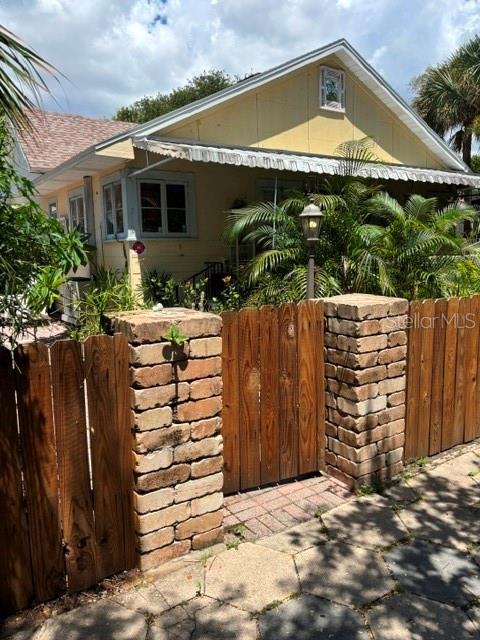 712 7TH STREET N, St Petersburg, FL 33701 712 7TH STREET N, St Petersburg, FL 33701
