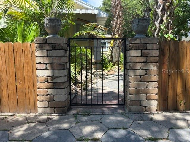 712 7TH STREET N, St Petersburg, FL 33701 712 7TH STREET N, St Petersburg, FL 33701