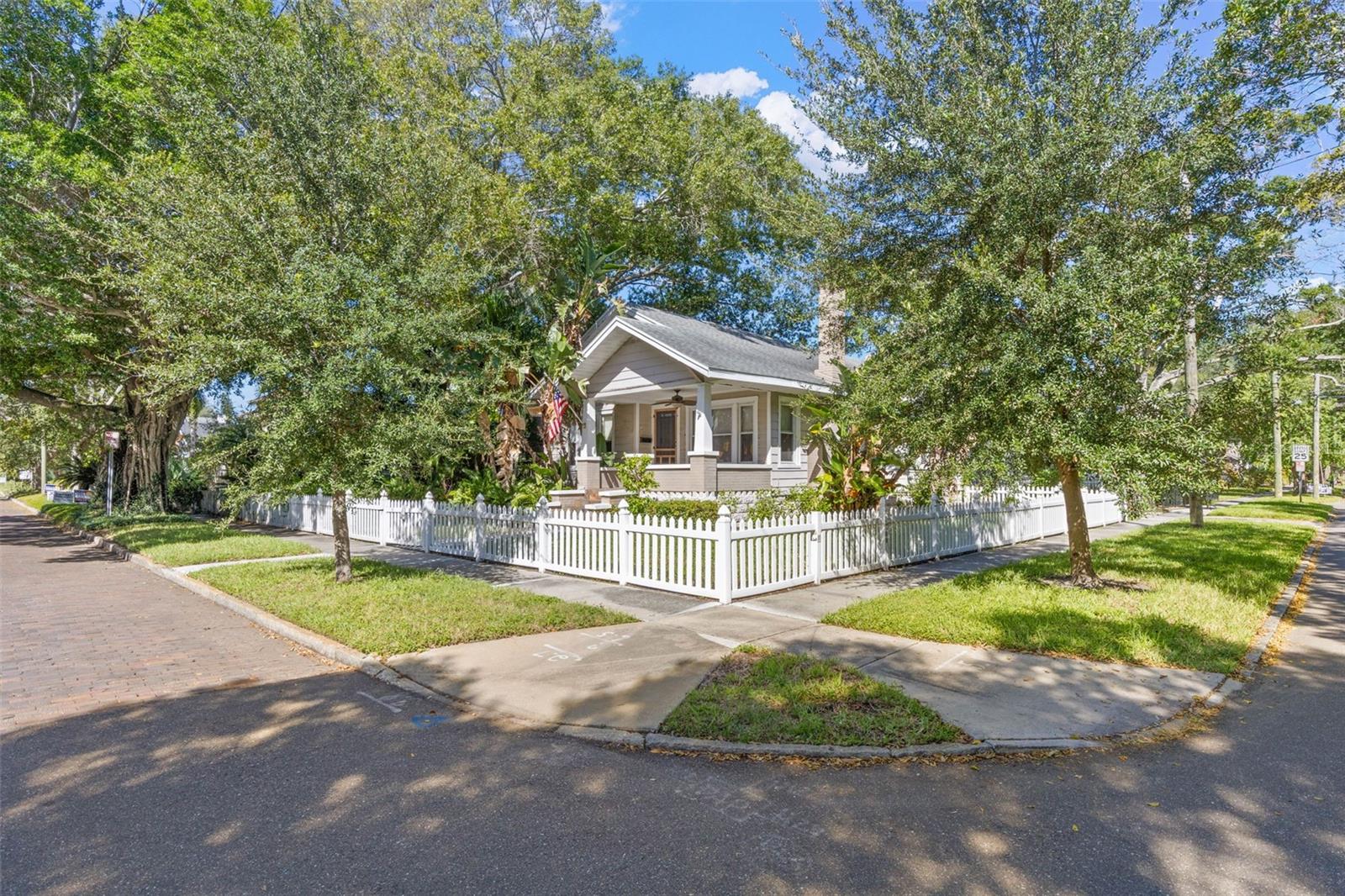 165 11TH AVENUE NE, St Petersburg, FL 33701