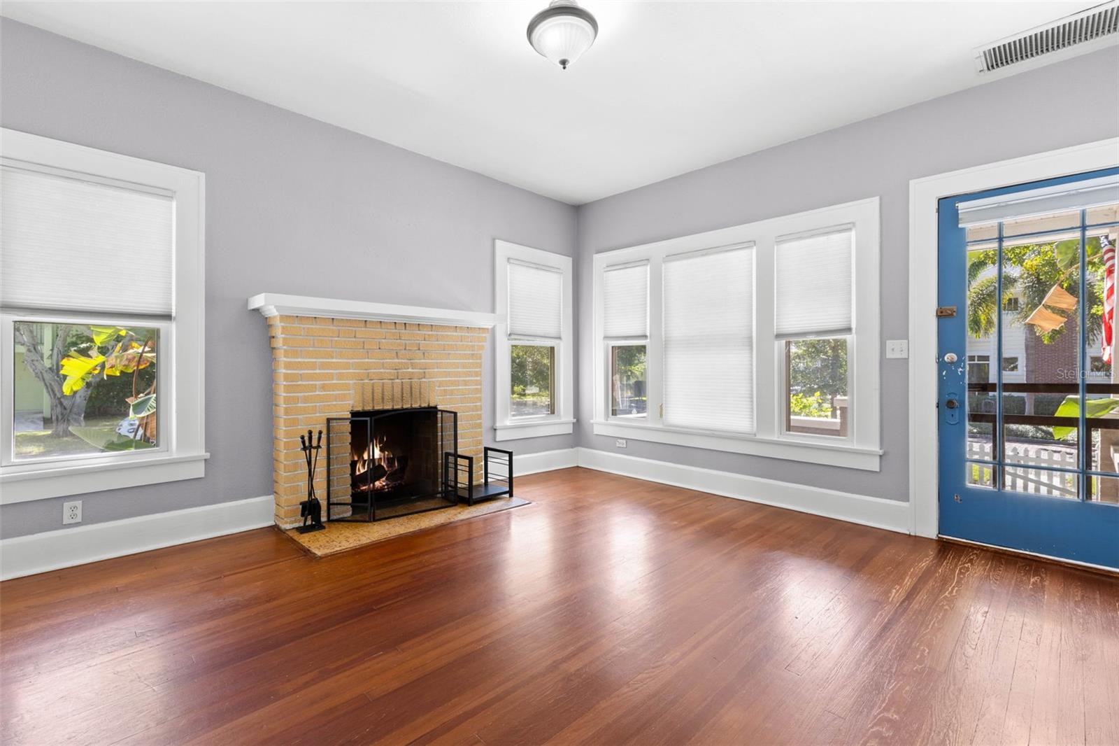 165 11TH AVENUE NE, St Petersburg, FL 33701