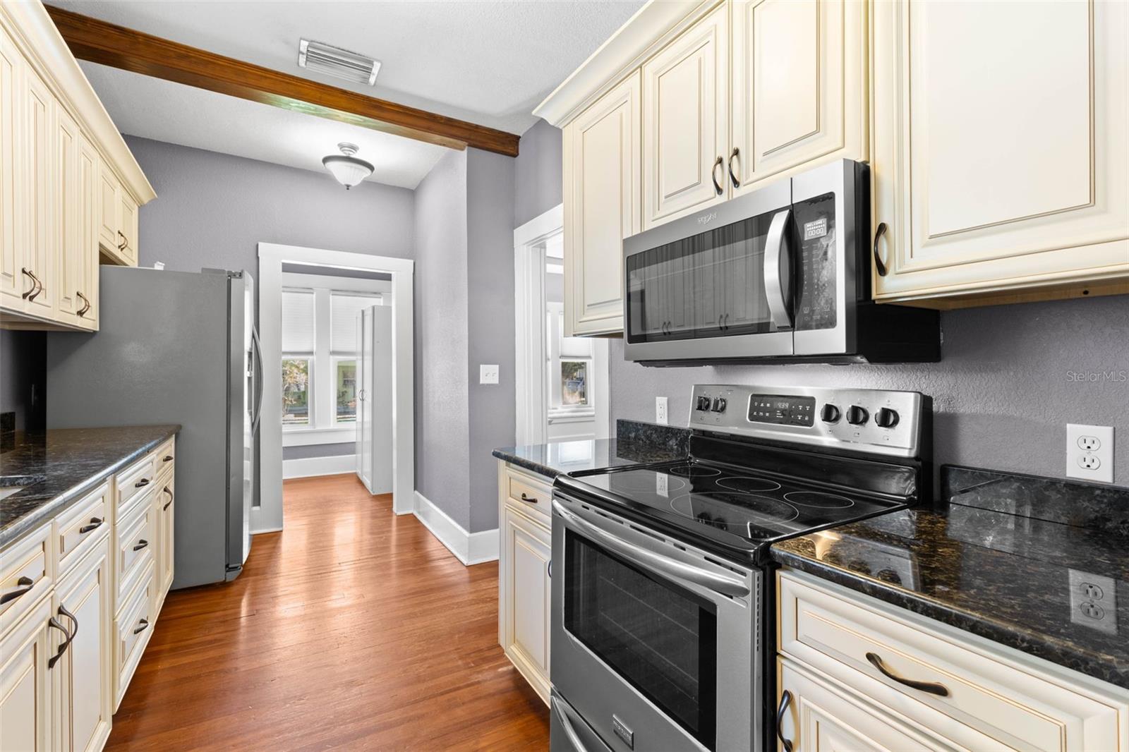 165 11TH AVENUE NE, St Petersburg, FL 33701